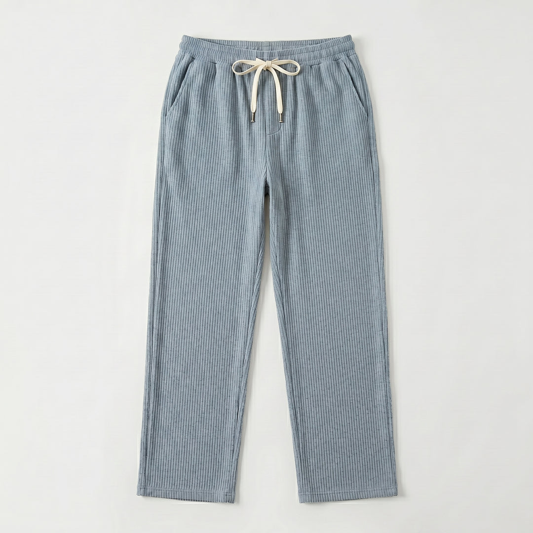 Herren Cordhose in Hellblau mit Kordelzug und Eingrifftaschen, Vorderansicht ohne Model
