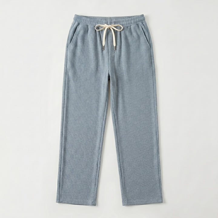 Herren Cordhose in Hellblau mit Kordelzug und Eingrifftaschen, Vorderansicht ohne Model