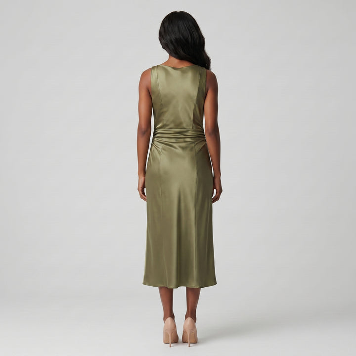 Satin Midikleid Beige, A-Linie Schnitt seitlich, Seitenansicht