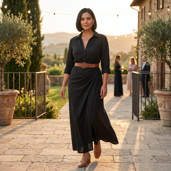 Elegantes Maxikleid Schwarz flach liegend mit Gürtel und Knöpfen