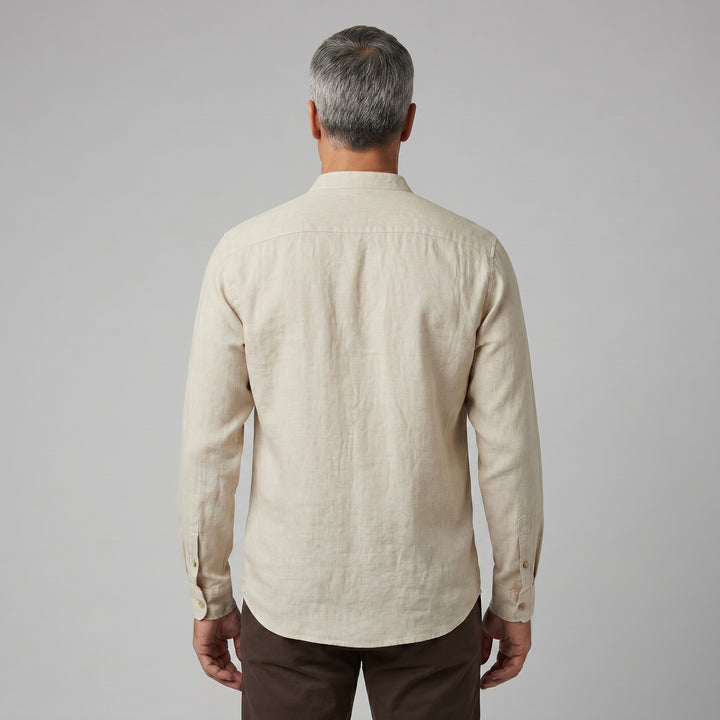 Herren Leinenhemd Beige, Rükenansicht, Stehkragen, lockere Passform