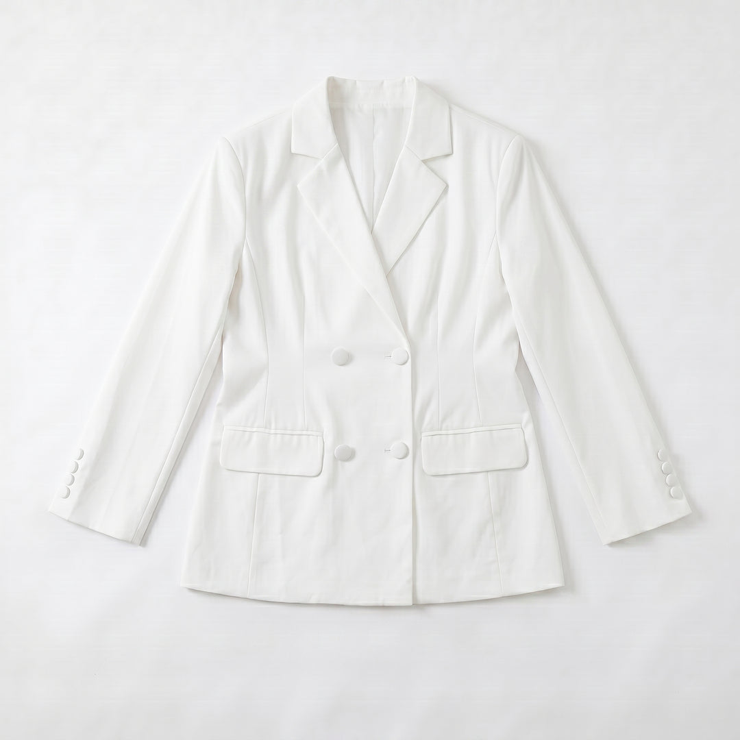 Weißer zweireihiger Blazer mit Pattentaschen, Draufsicht