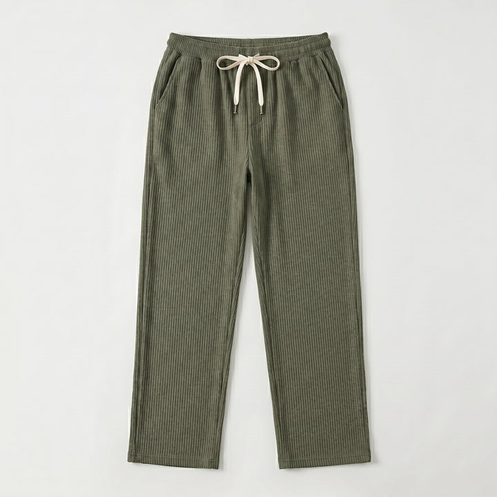 Herren Cordhose in Olivgrün mit Kordelzug und Eingrifftaschen, Vorderansicht ohne Model