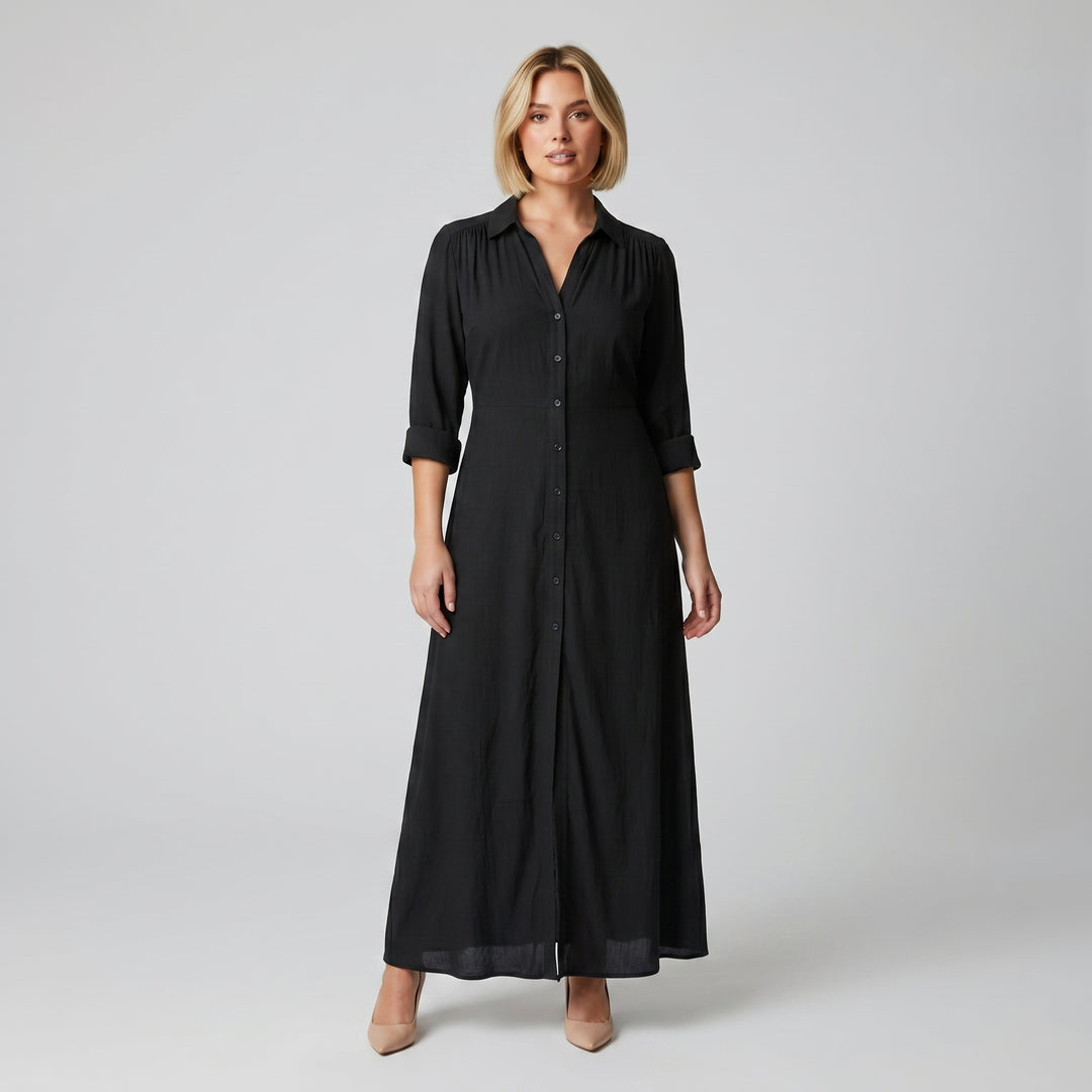 Plissee Maxikleid in Schwarz mit Reverskragen und Knopfleiste, Vorderansicht