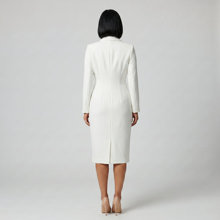Weißes Blazerkleid, Rückenansicht mit Schlitz