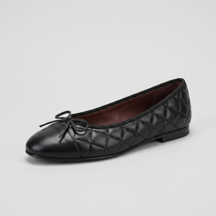Schwarze Ballerina Rautensteppung Schleife Schrägsicht