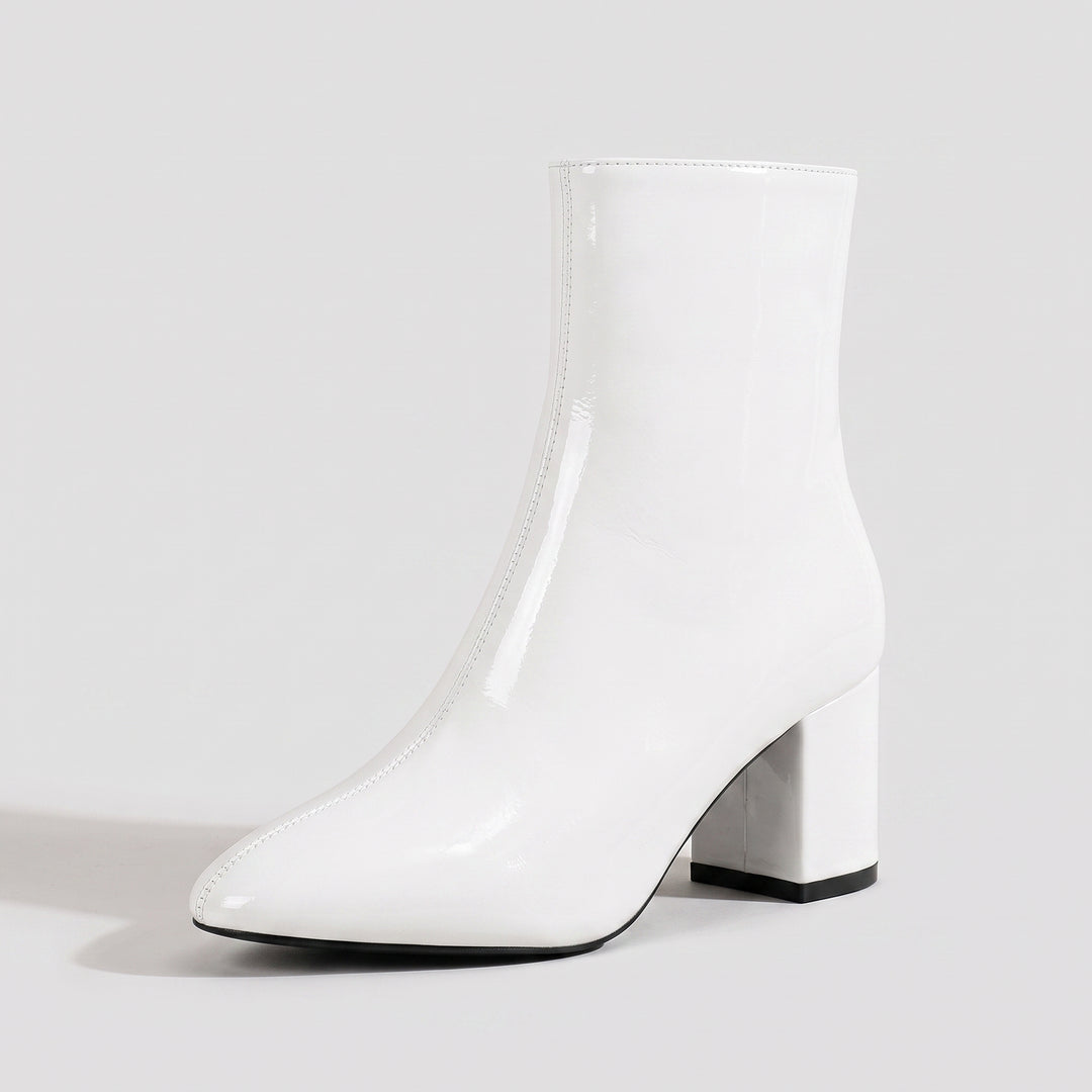 Weiße Stiefelette mit Blockabsatz, Lackoptik und seitlichem Reißverschluss – Seitenansicht