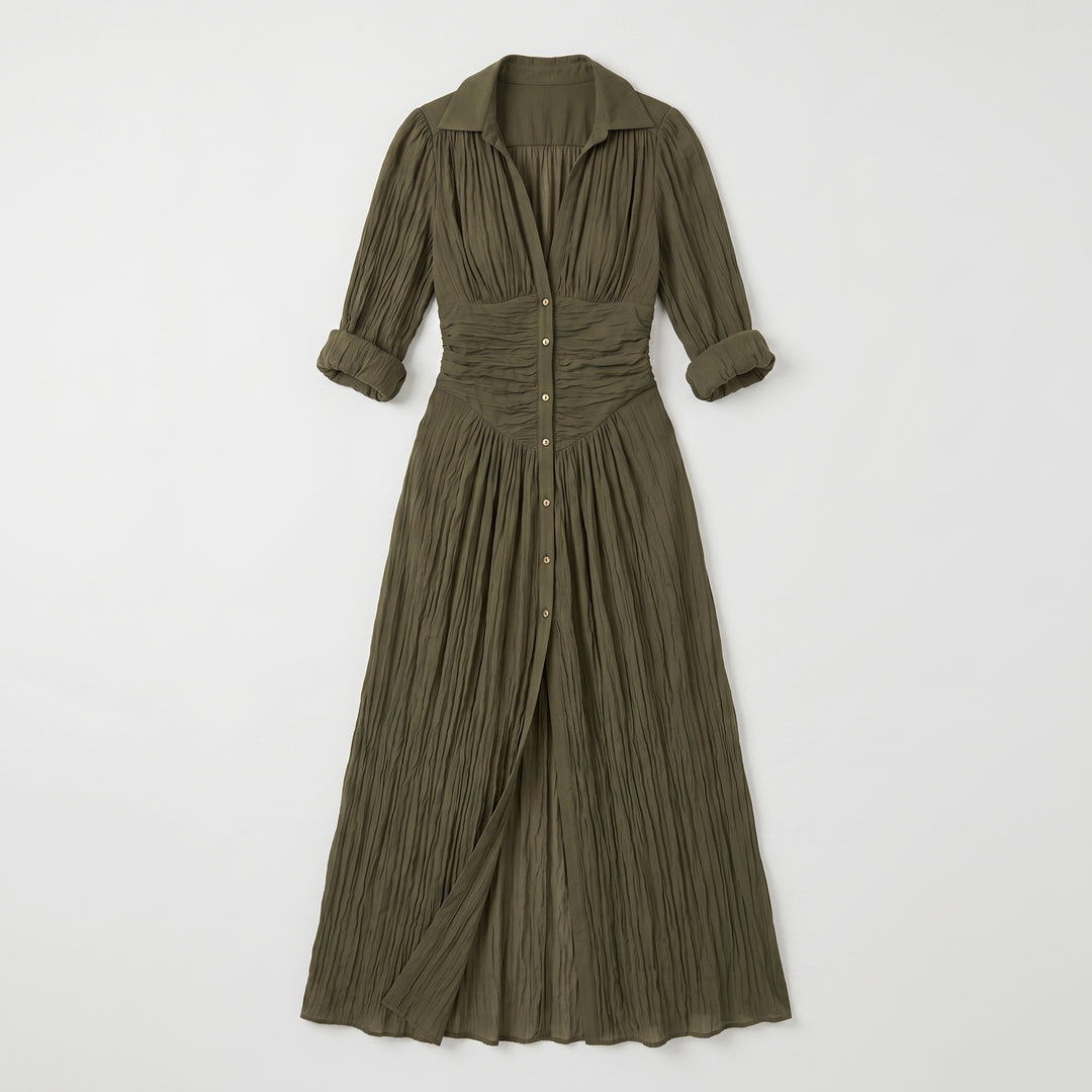 Plissee Maxikleid in Olivgrün mit Knopfleiste und geraffter Taille, Flat-lay