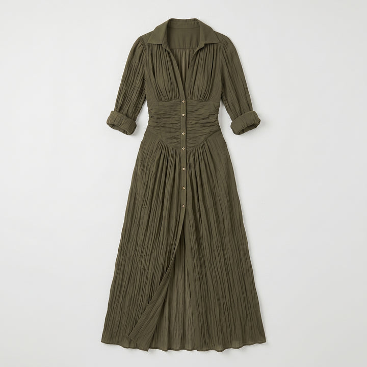 Plissee Maxikleid in Olivgrün mit Knopfleiste und geraffter Taille, Flat-lay