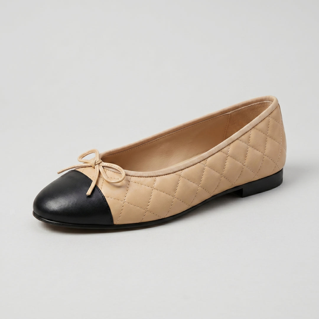 Ballerina Apricot-Schwarz Rautensteppung schwarze Kappe Schrägsicht