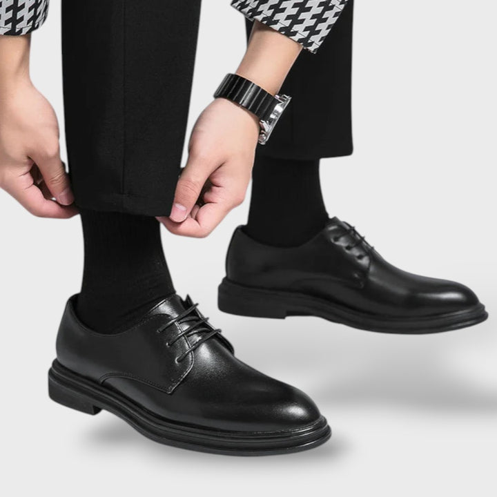 Schwarze Derby-Schnürschuhe mit Hochglanz-Lackleder, Draufsicht