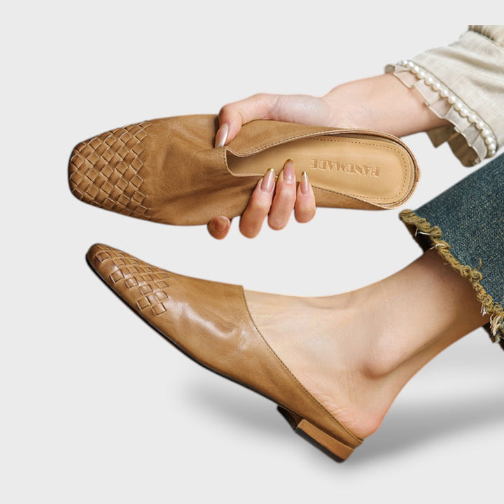 Geflochtene Mule-Pantolette mit Blockabsatz, Vorderkappe und eckiger Spitze, Draufsicht