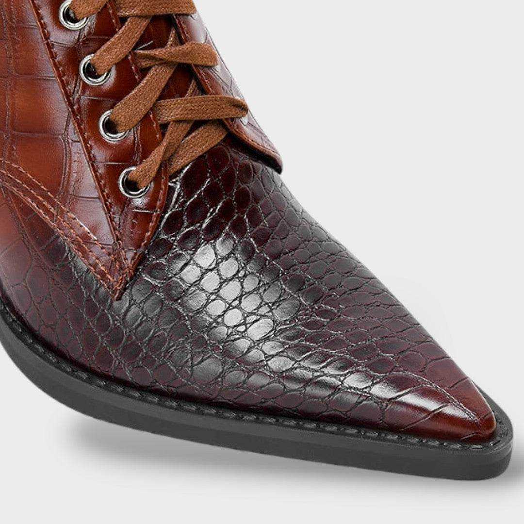 Nahaufnahme Schnürung und Schaft, Damen Western-Stiefelette aus Mikrofaserleder