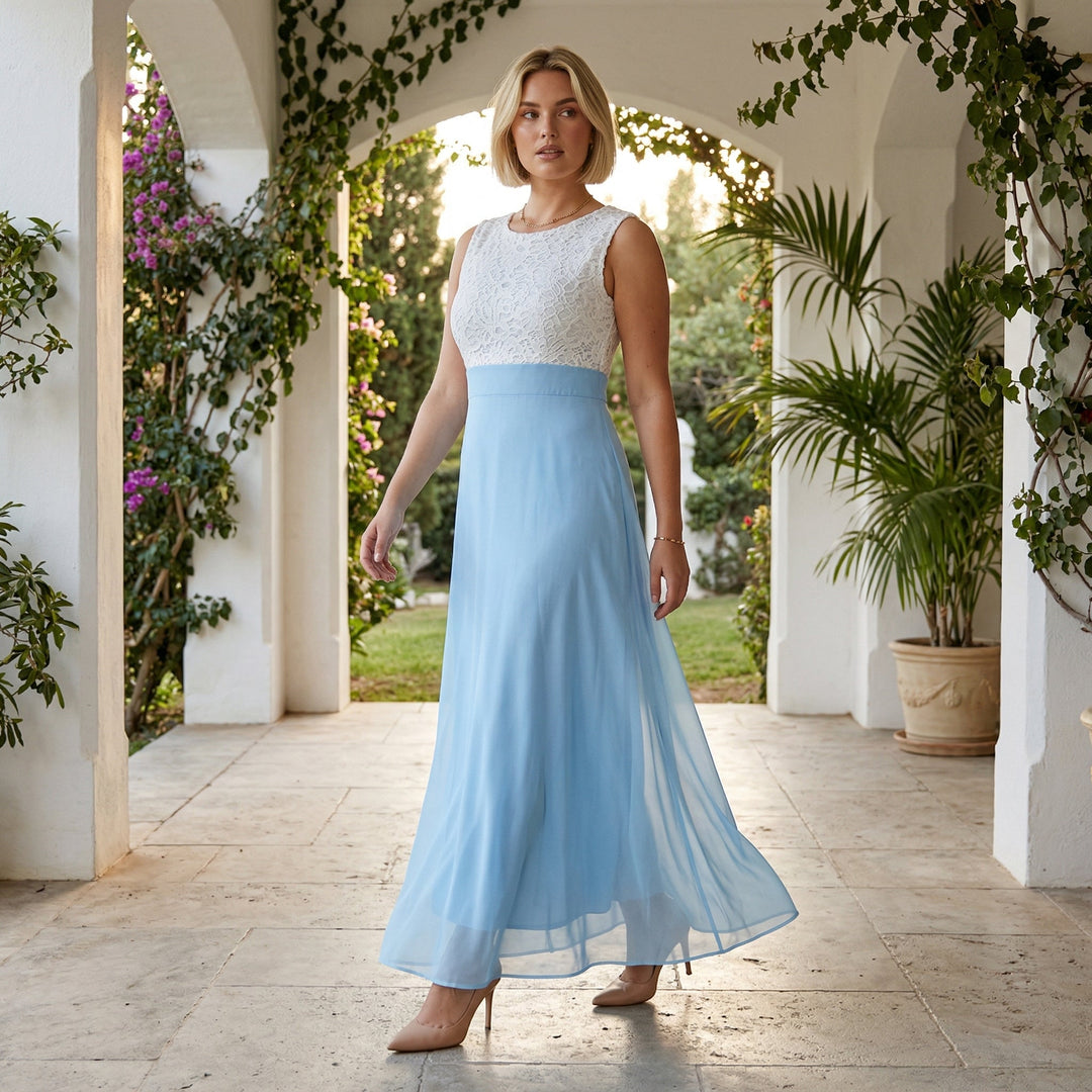 Maxikleid in Hellblau mit weißer Spitze, Gartenparty-Ambiente