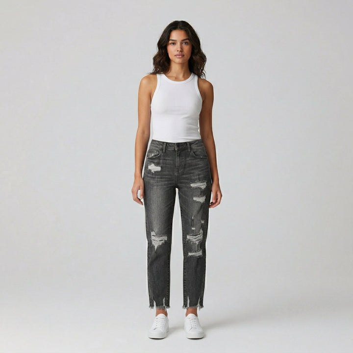 Destroyed-Jeans schwarz gewaschen, mittlere Leibhöhe, Frontansicht