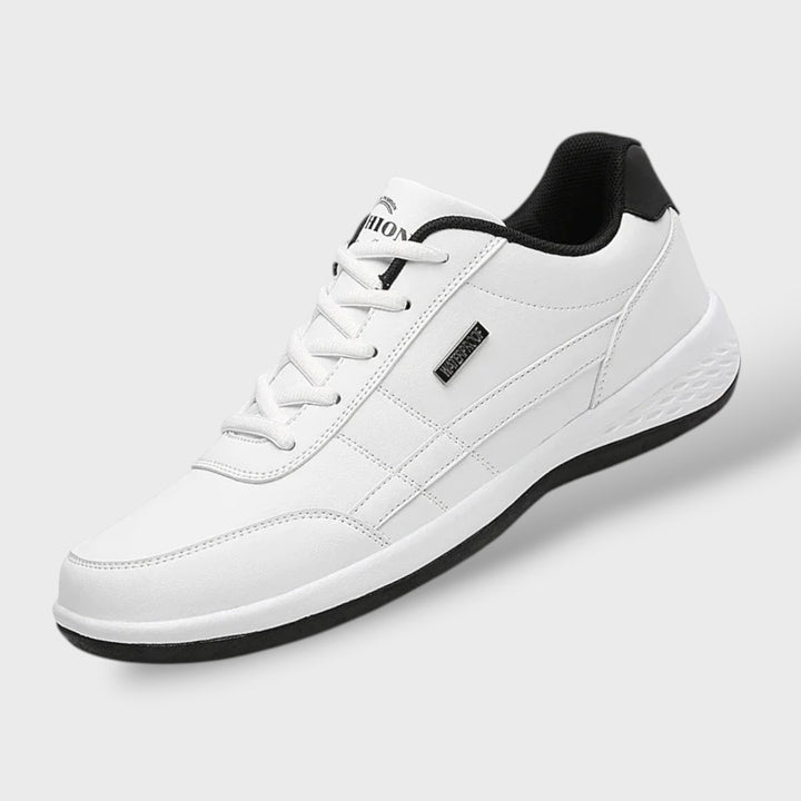 Herren Sneaker Weiß, minimalistisches monochromes Design mit weißer Sohle