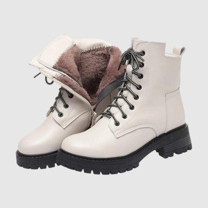 Damen Leder Winterboots in Beige, Produktfoto mit aufgeklapptem Schaft und Plüschfutter