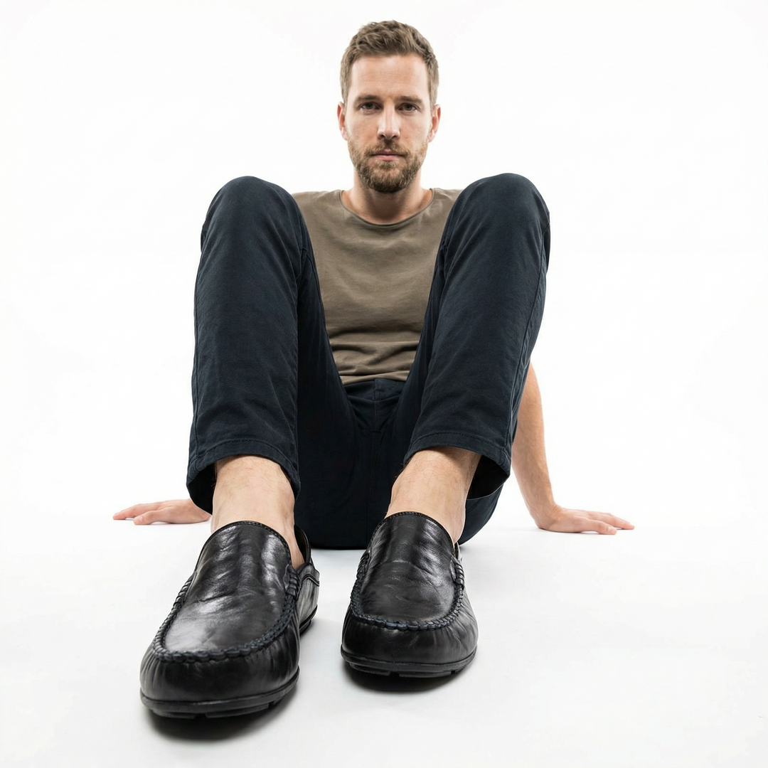 Herren Loafer Schwarz am Fuß getragen, Lifestyle-Ansicht