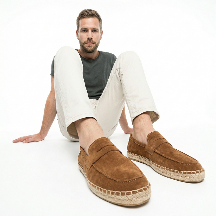 Herren Espadrilles Loafer in Braun am Model, lässiges Outfit, Vorderansicht