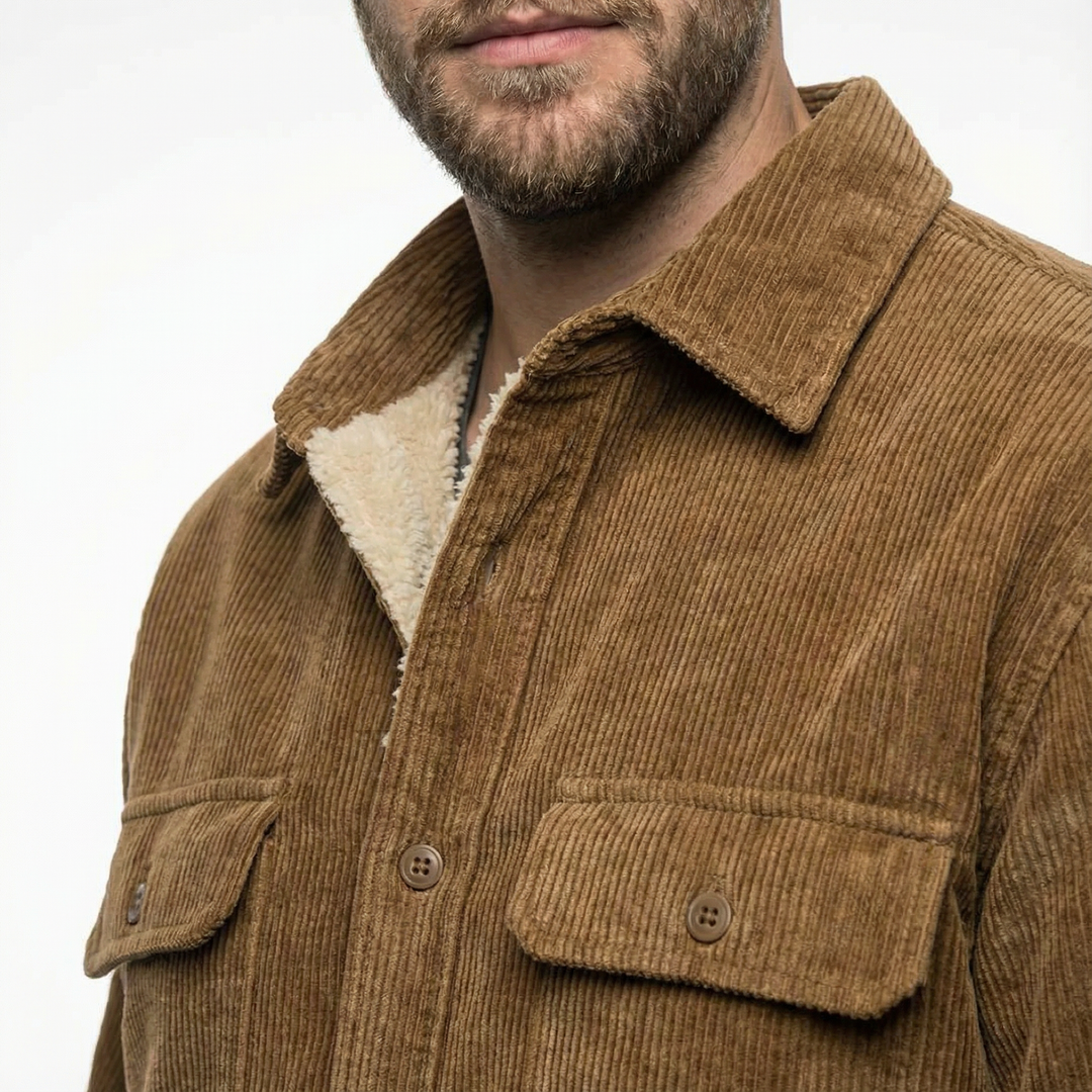 Nahaufnahme Cordstruktur, Revers-Kragen und Fleecefutter, Herren Cord-Jacke Braun