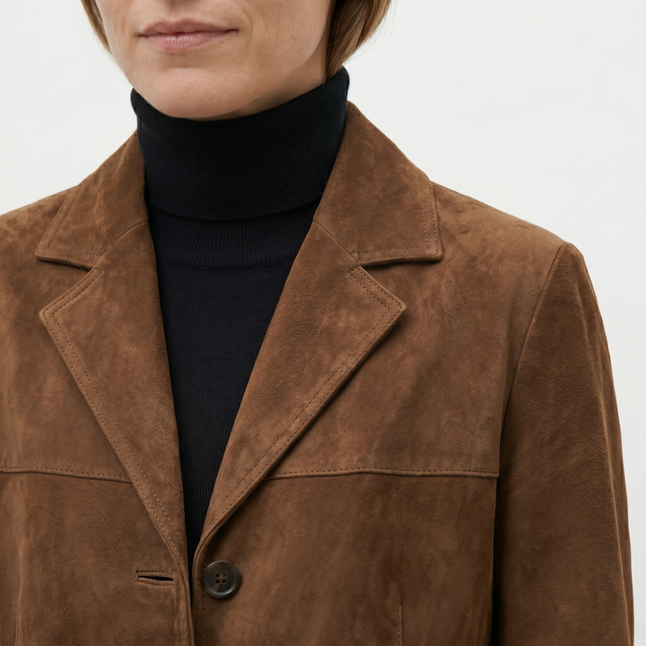 Nahaufnahme Reverskragen und Wildlederimitat-Stoff, Damen Jacke in Cognacbraun