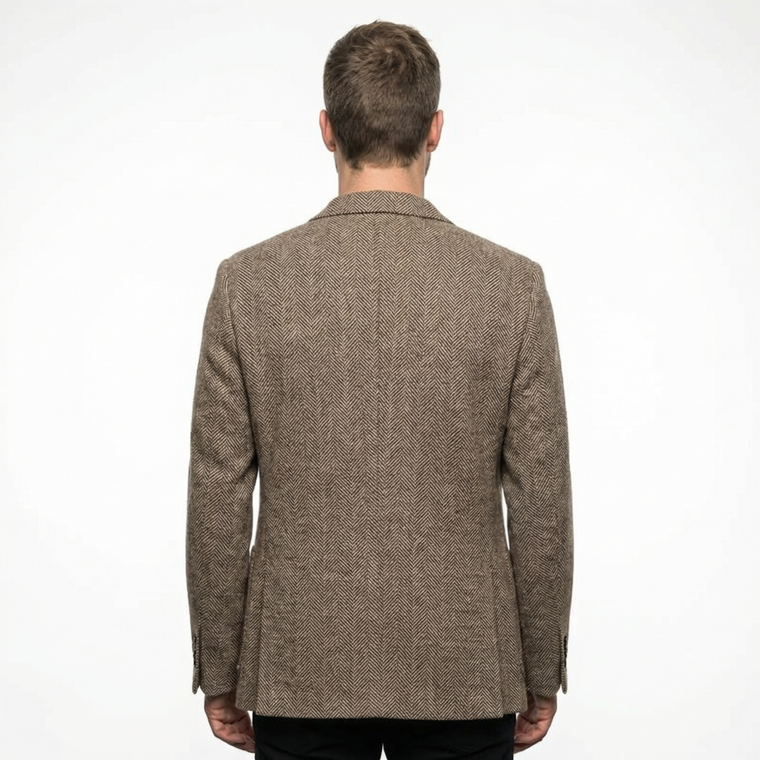 Rückenansicht Herren Blazer mit Fischgrätmuster, saubere Rückenlinie sichtbar