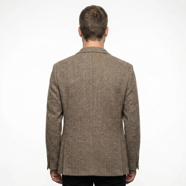 Rückenansicht Herren Blazer mit Fischgrätmuster, saubere Rückenlinie sichtbar