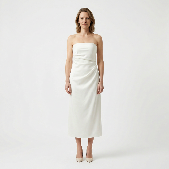 Weißes Bandeau-Midikleid mit seitlicher Drapierung, Frontansicht