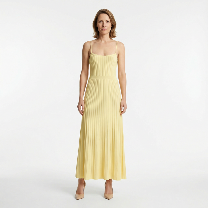 Gelbes Strick-Plisseekleid mit Spaghettiträgern, Vorderansicht