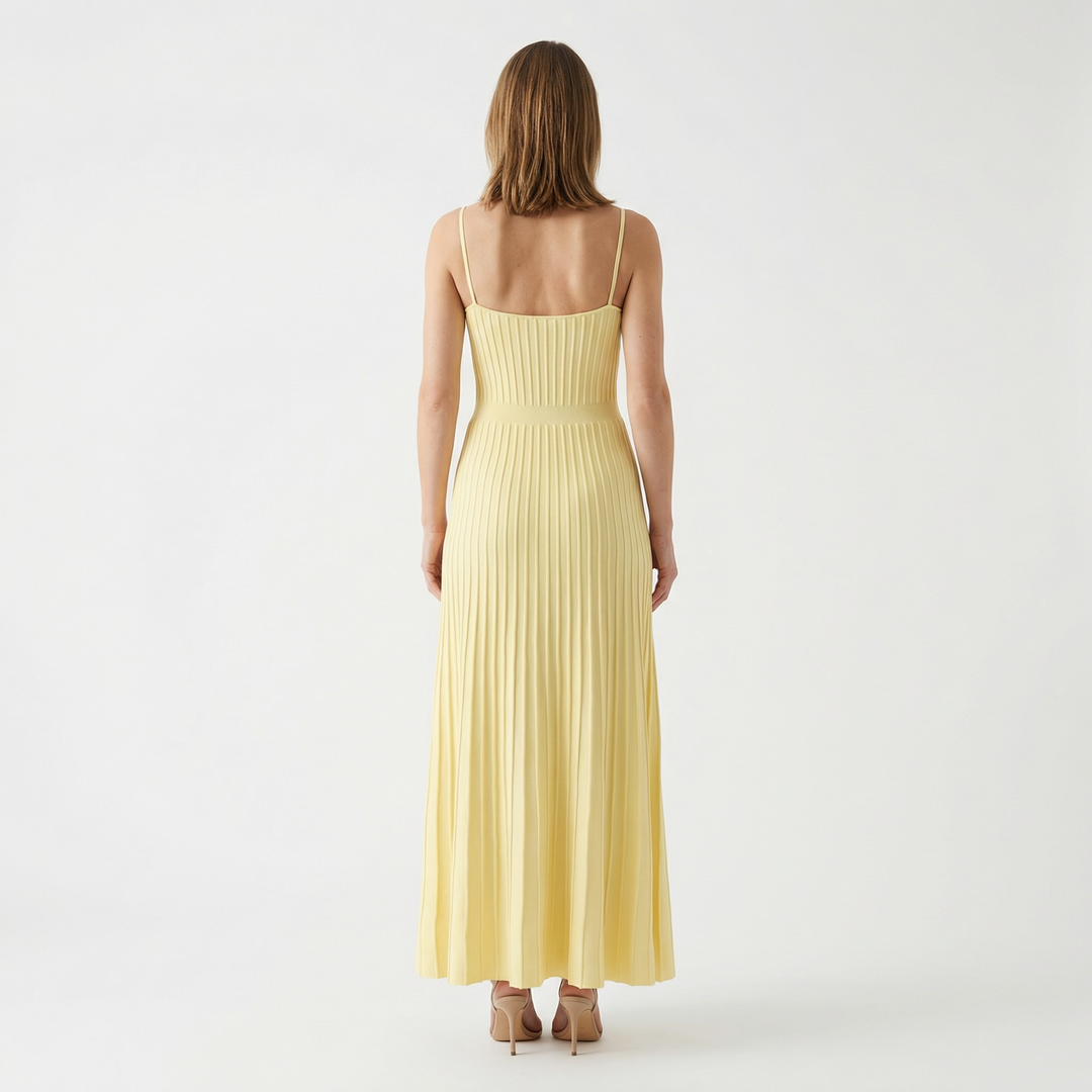 Gelbes Plisseekleid mit offenem Rücken und Spaghettiträgern, Rückenansicht