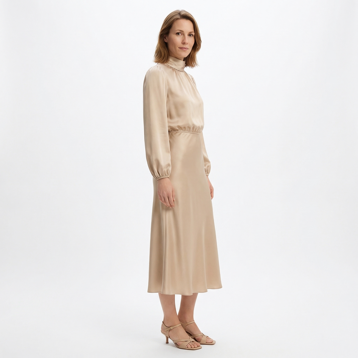 Damen Satin Midi Kleid in Beige, Seitenansicht mit A-Linie-Rock und Langarm