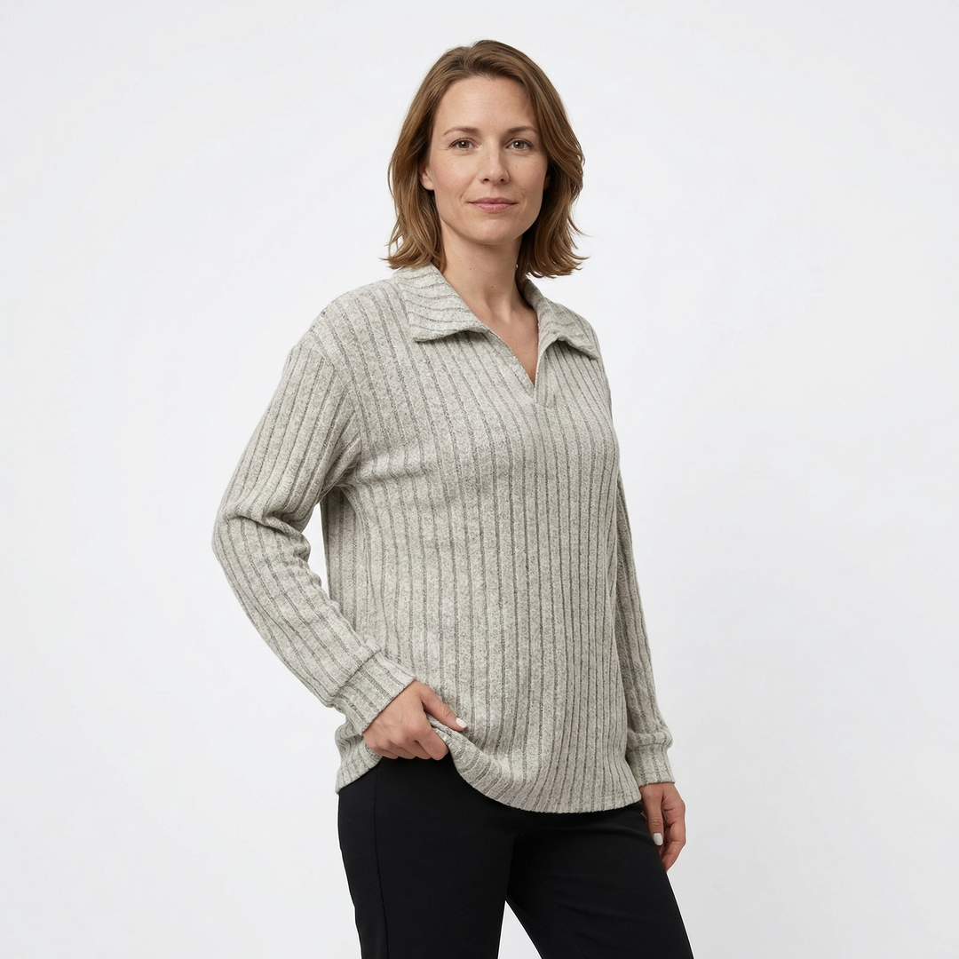 Damen Rippenstrick Poloshirt in Grau, Seitenansicht mit Polokragen, Rippenstrick sichtbar