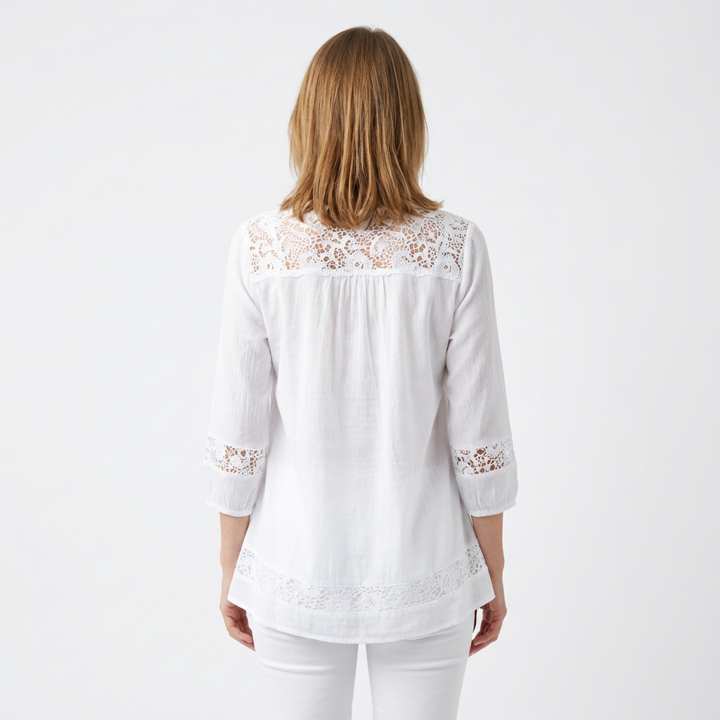 Weiße Boho-Tunika mit Spitzendetails, Rückenansicht