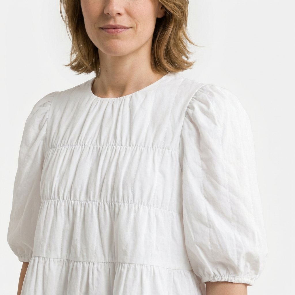 Weiße Oversized-Bluse mit Kurzarm — Rückenansicht