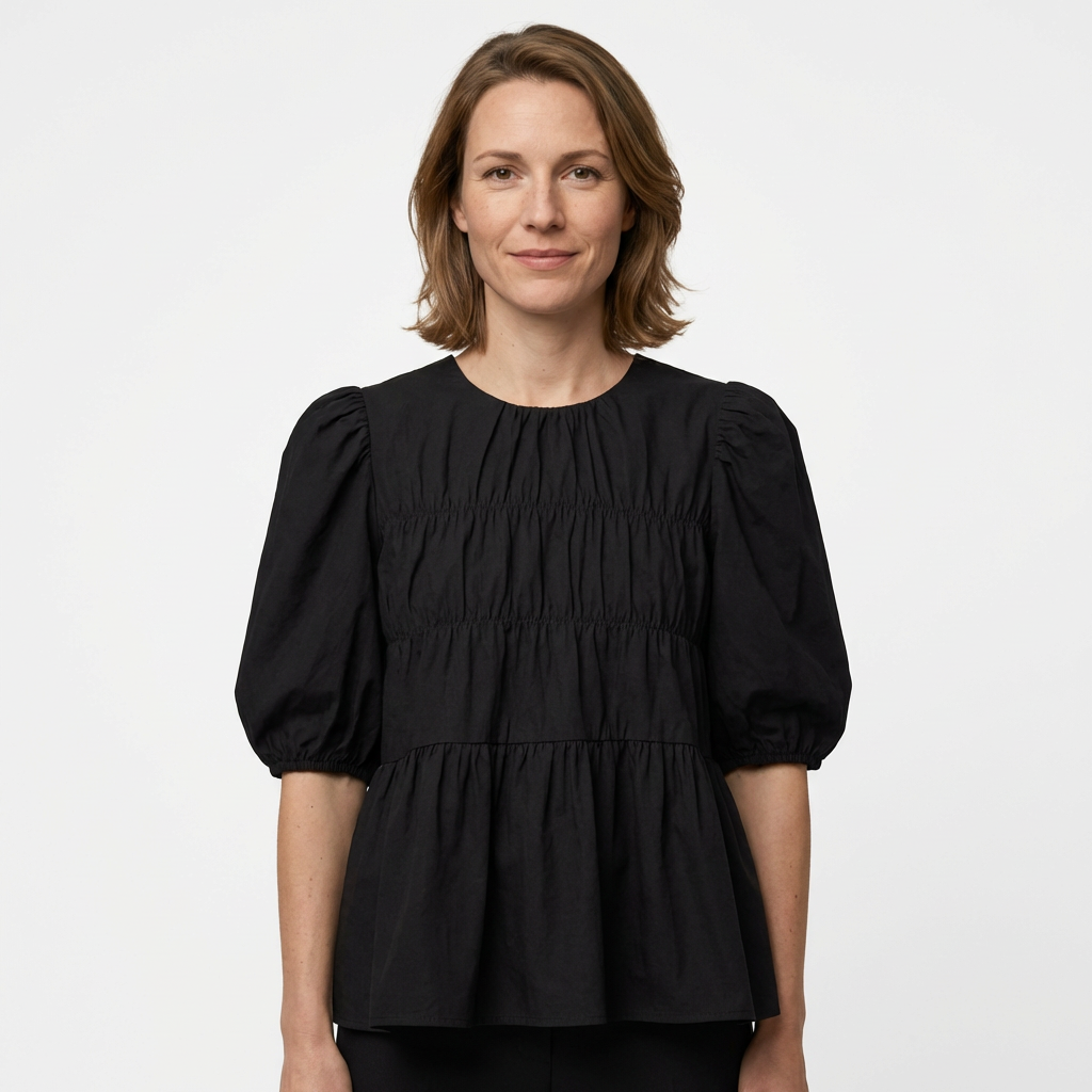 Khakifarbene Oversized-Tunika mit Rüschenfront, Kurzarm — Vorderansicht