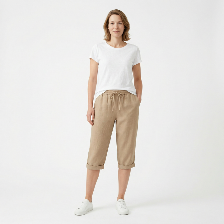 Damen Leinenshorts mit Kordelzug, lockere Passform, Vorderansicht am Model