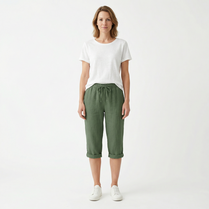 Damen Leinenshorts in Blau, Vorderansicht mit Kordelzug und Taschen
