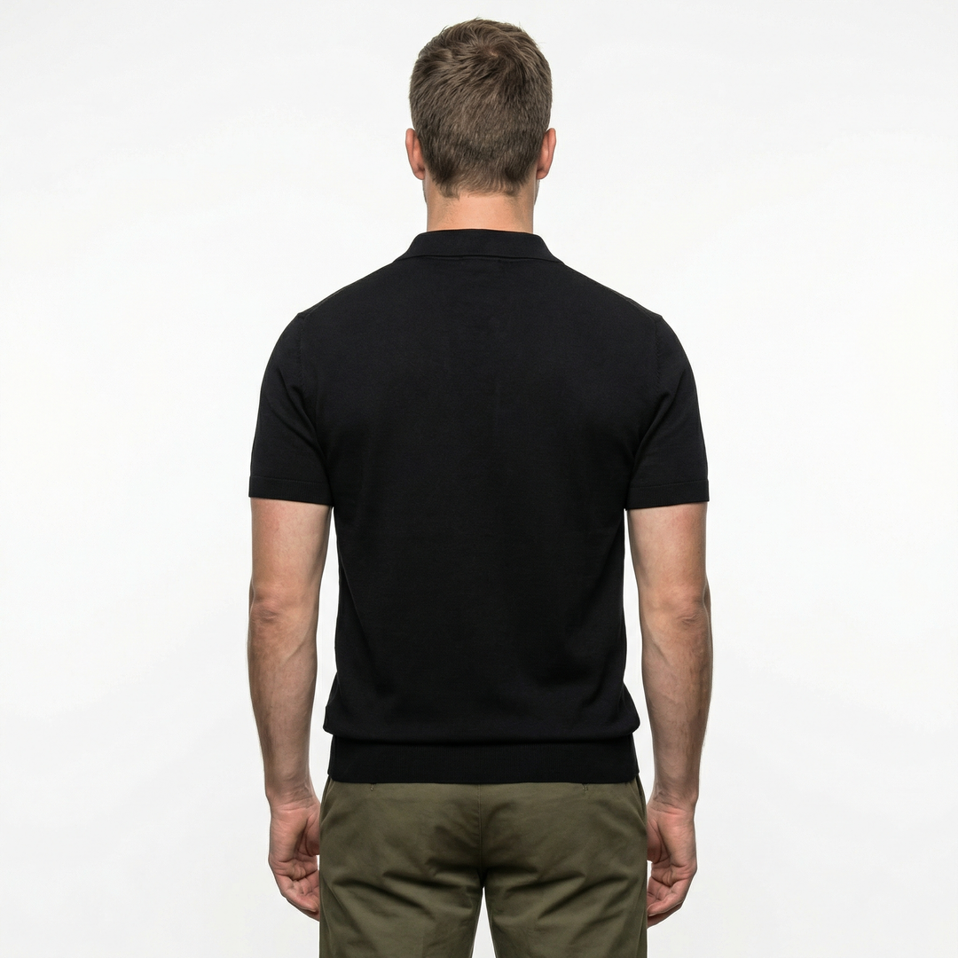 Rückenansicht Herren Polo Slim Fit in Schwarz, Passform und Schnitt sichtbar