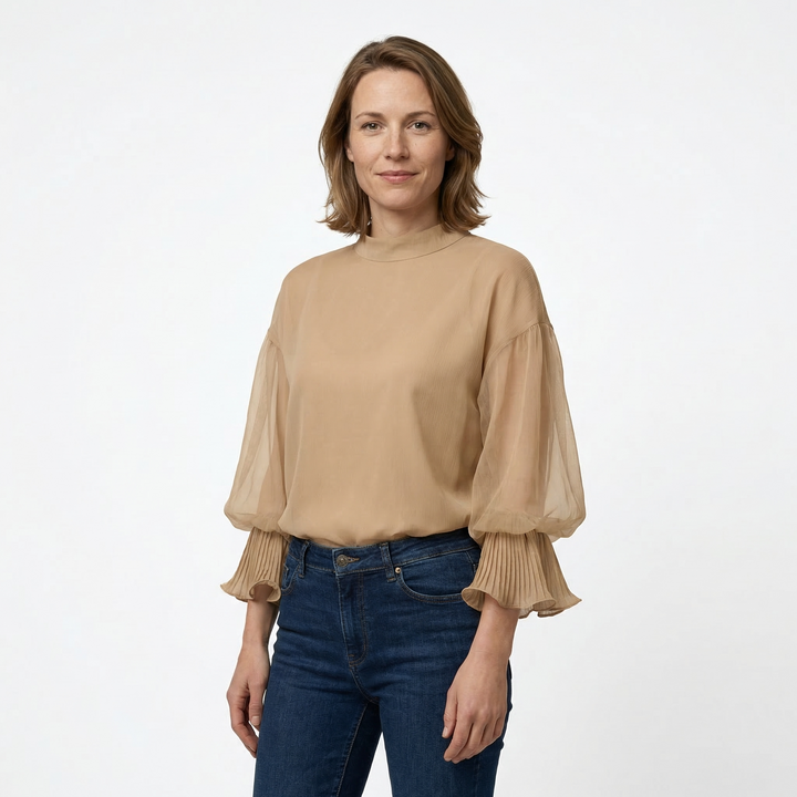 Nahaufnahme Rüschendetail Chiffon-Bluse Beige