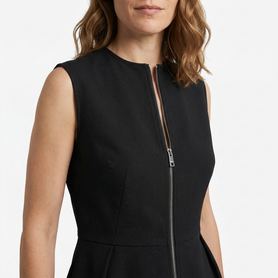 Schwarzes A-Linien-Maxikleid, tiefes V, ärmellos