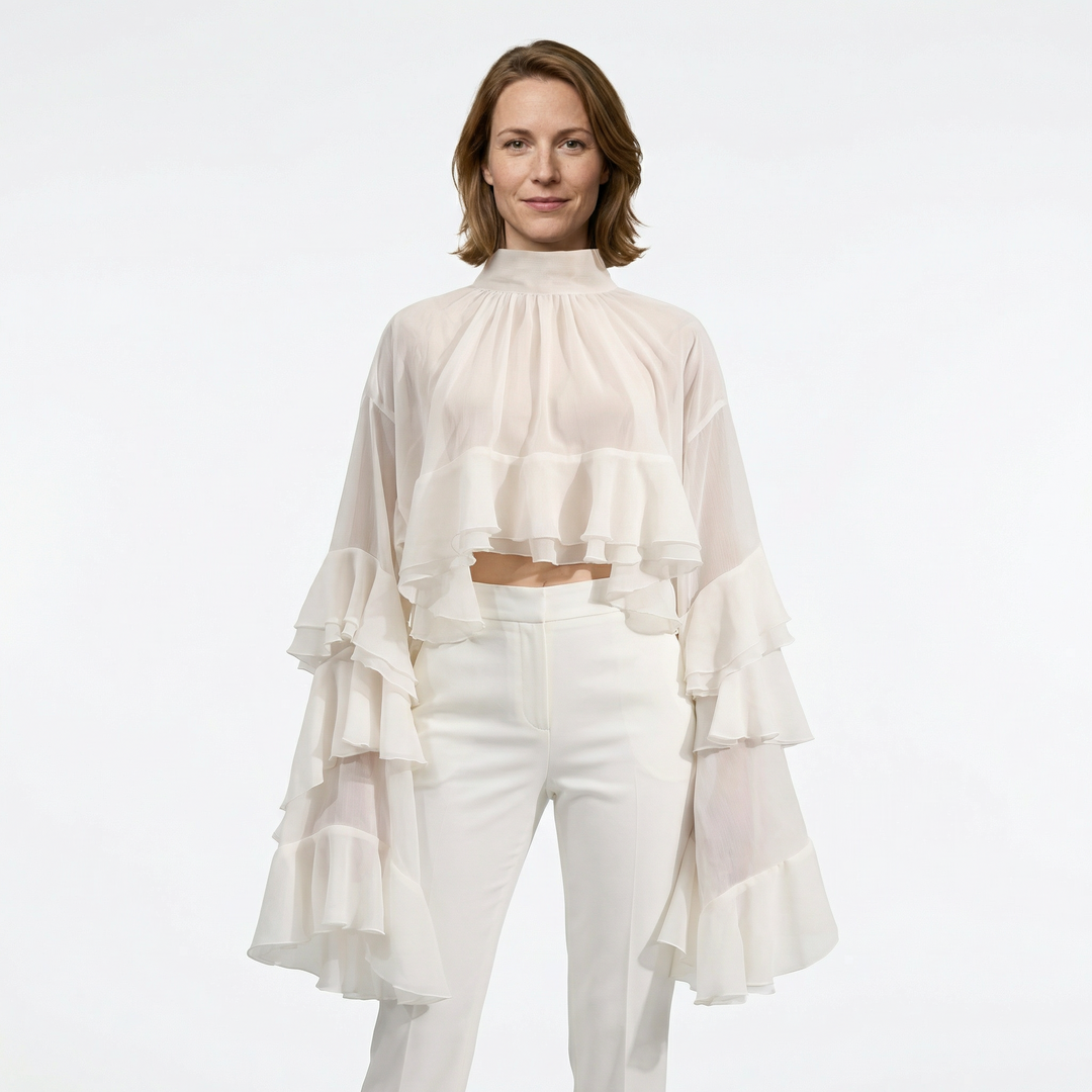 Elegante Damenbluse mit Rüschenschichten, Frontal