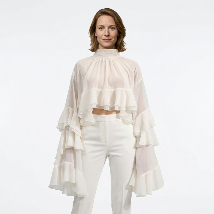 Elegante Damenbluse mit Rüschenschichten, Frontal
