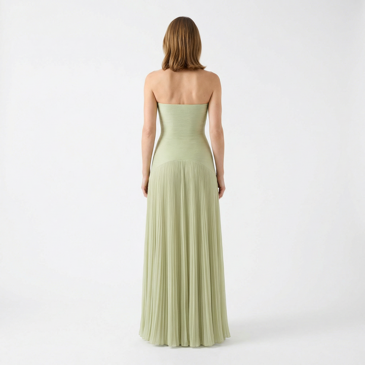 Elegantes trägerloses Plisseé Maxikleid