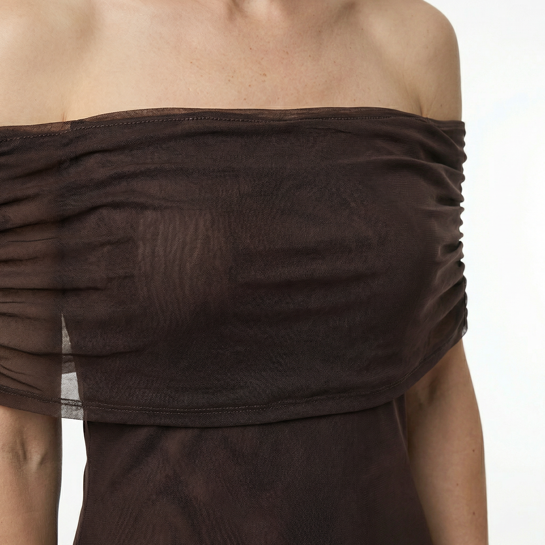 Elegantes Schulterfreies Chiffonkleid