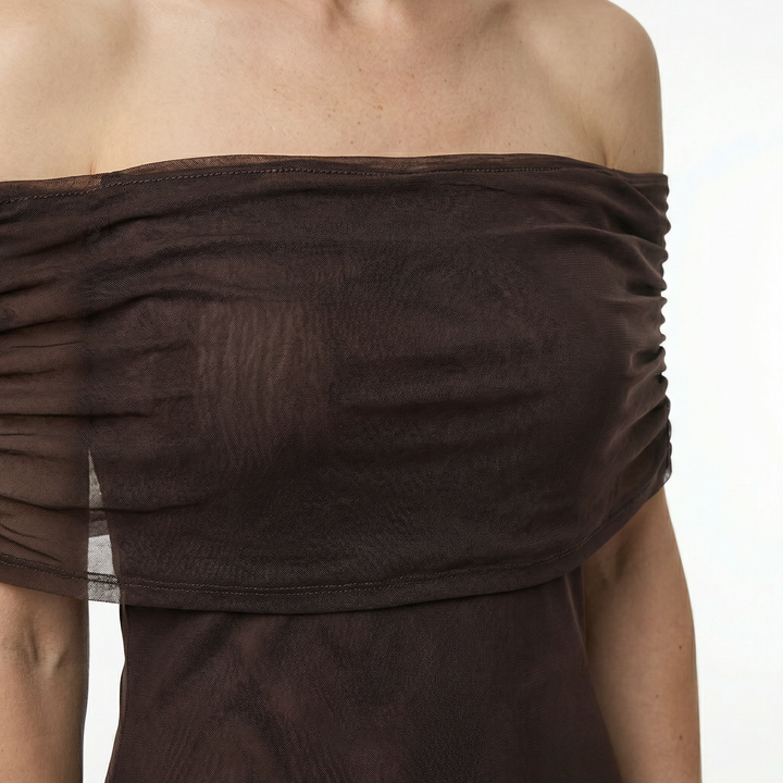 Elegantes Schulterfreies Chiffonkleid