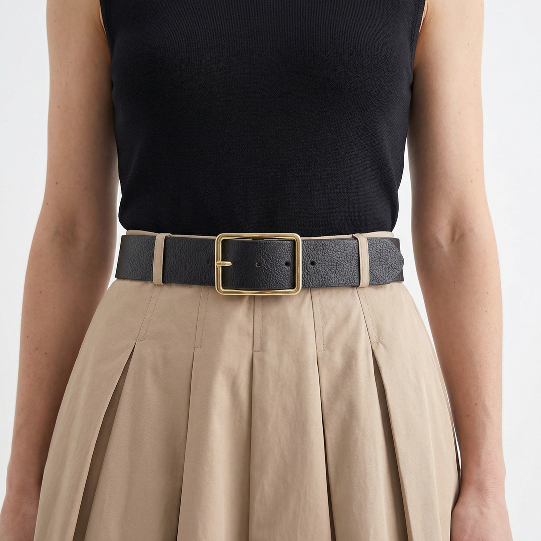 Rückenansicht Plissee Midikleid mit Patchwork-Gürtel in Schwarz und Khaki