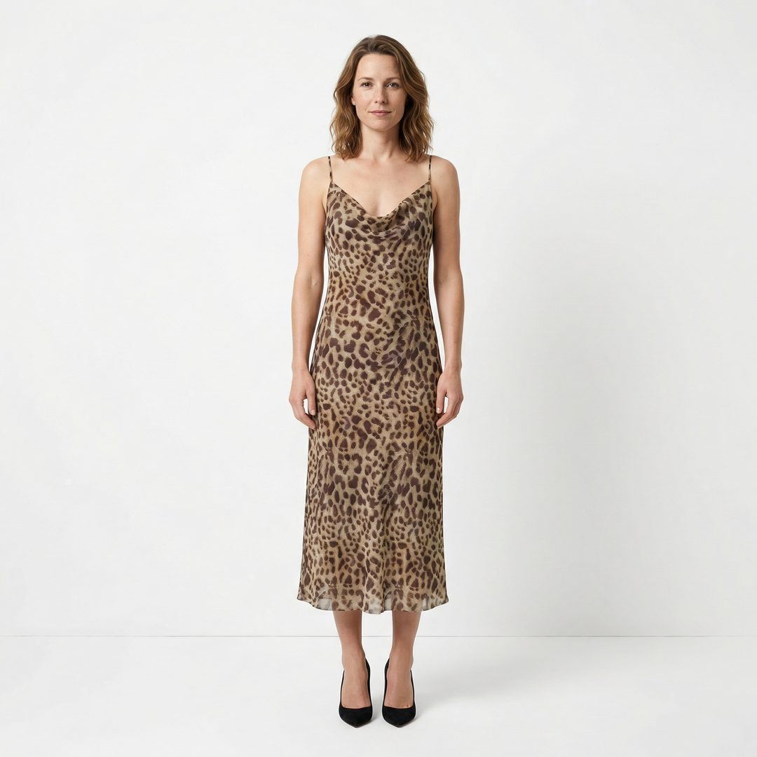 Langes Neckholder-Maxikleid mit Leopardenmuster, Frontansicht