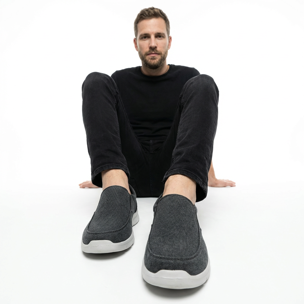Herren Canvas Loafer in Blau, Lifestyle-Setting im Freien