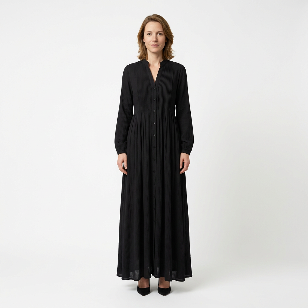 Weißes Maxikleid, Nahaufnahme Stehkragen und Knopfdetail