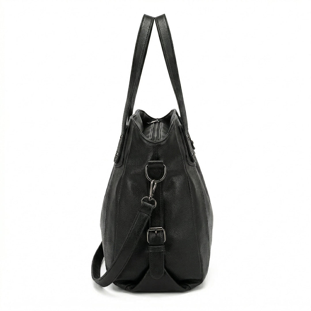 Schwarze Hobo-Tasche Seitenansicht mit abnehmbarem Schulterriemen
